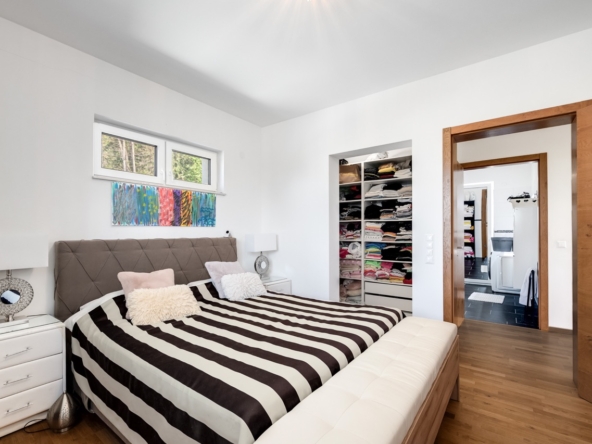 Schlafzimmer mit Schrank Groß